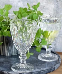 Chic Antique Wine Glass Diamond Design