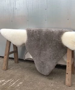 Camperdown Lane Shearling Sheepie In Ivory Garden & Outdoors