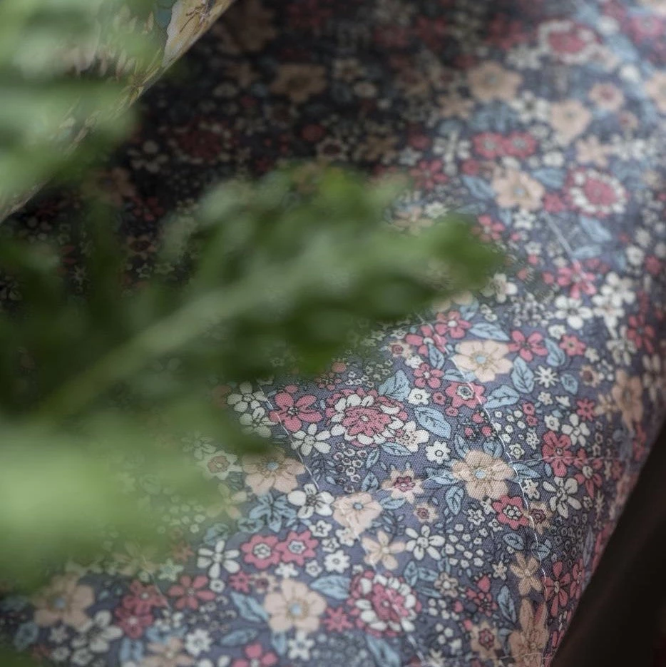 IB Laursen Blue And Pink Floral Quilt Garden & Outdoors