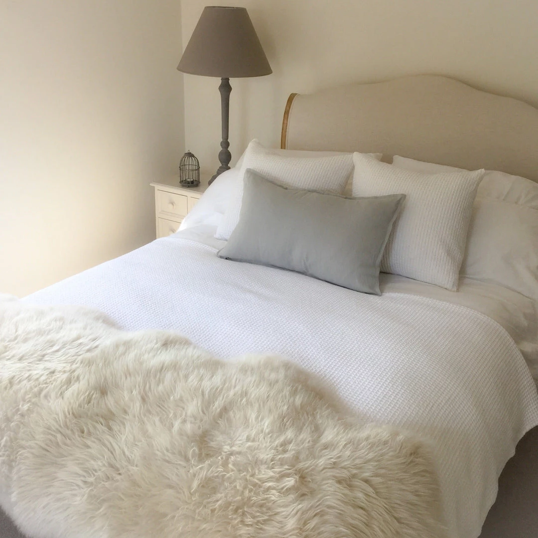 Camperdown Lane Double Sheepie In Oyster